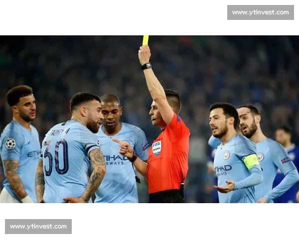 足球比赛中红黄牌的含义判罚规则与影响解析及其对比赛结果的作用