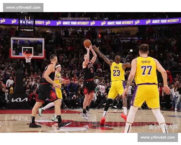 篮球赛关键时刻逆转全场，明星球员绝杀点燃观众激情 - 副本 - 副本 - 副本