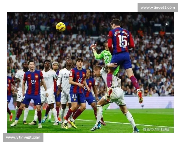 足球赛事极速直播全程跟踪精彩瞬间实时更新尽享每一场比赛的激烈对决 - 副本 (2)